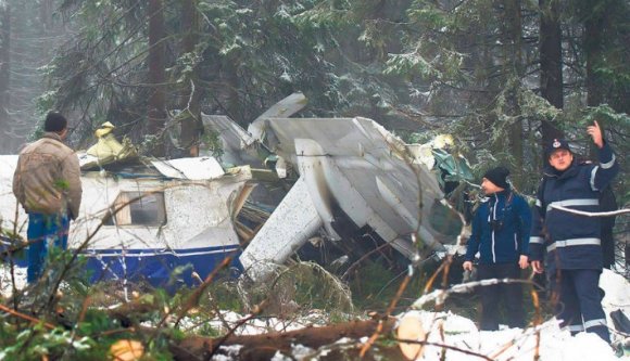 Repülőbaleset: az ok tisztázódott, a felelősöket még keresik