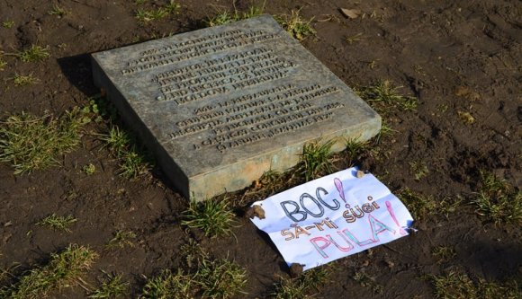 Négy éve nem kapják, ki tette ki a Iorga-táblát