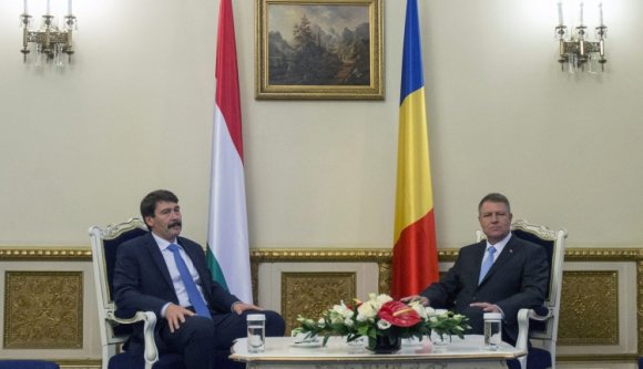 Jövőre Budapestre utazik Johannis