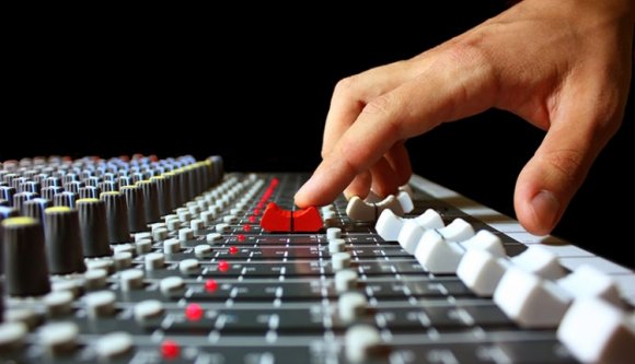 Vannak-e csontvázak a szekrényben a rádió magyar szerkesztőségeiben?