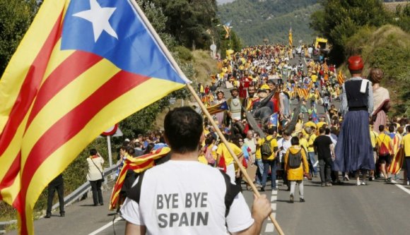 Katalán parlament: beindítják a függetlenedési folyamatot