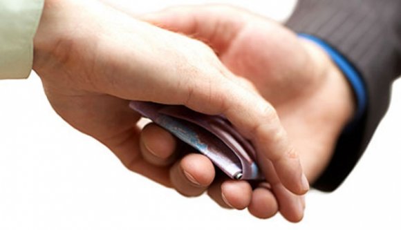 Kedves korrupt politikusok, semmi esélyetek!