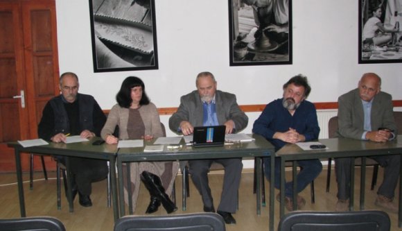 Tömeges kilépés az EMNP-ből