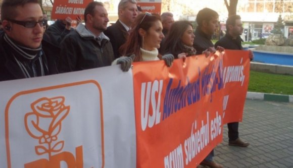 A Ponta-kormány ellen vonultak az utcára