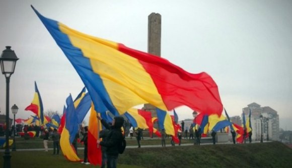 Román nemzeti színekbe borul Székelyföld