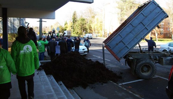 Az LMP nem szarozik. Vagy de