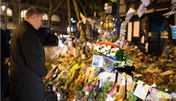 Így tisztelgett Klaus Johannis a párizsi áldozatok előtt