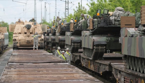 Amerikai páncélosok érkeznek Romániába