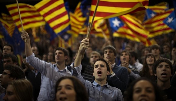 A spanyol alkotmánybíróság ismét keresztbe tett a katalánoknak