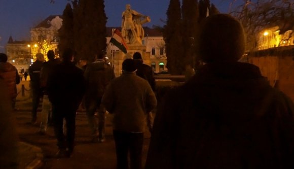 Hangos tüntetés a város becsületéért Kézdivásárhelyen [VIDEÓ]