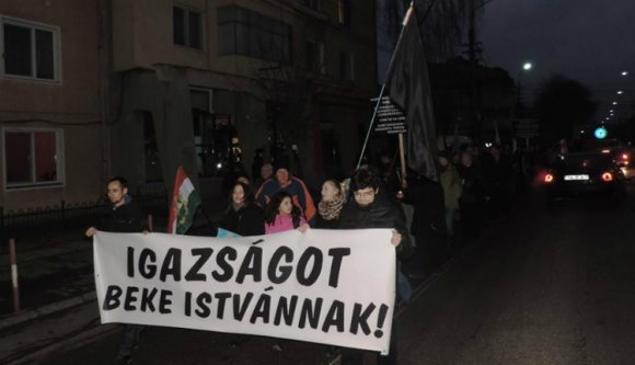 Továbbra is kiállnak Beke István mellett