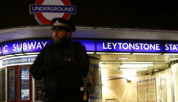 Már Londonban is késes terrorista támadott (VIDEÓ)