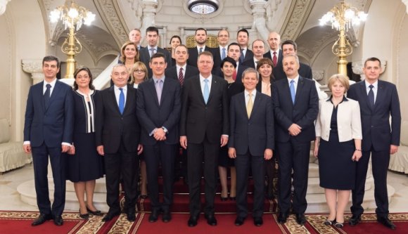 Tehetősek a Cioloş-kormány miniszterei
