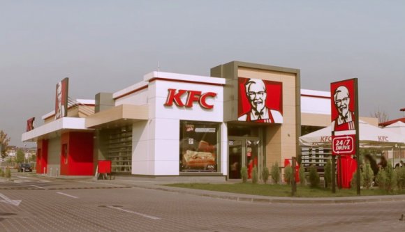 Tiltott magyar beszéd a KFC-ben: sovinizmus vagy félreértés?