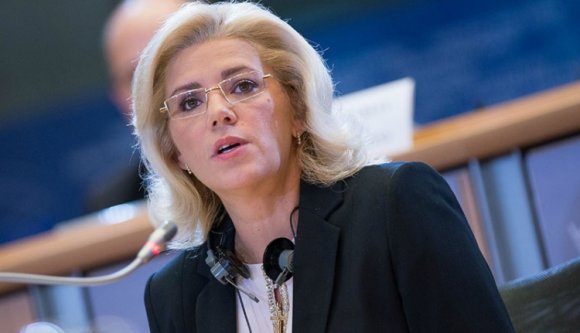 Lesújtó képet fest Corina Creţu román európai biztosról a Politico