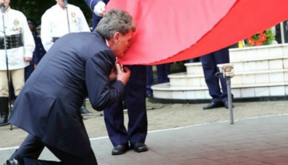 Zászló nélkül is maradhatnak a polgármesterek