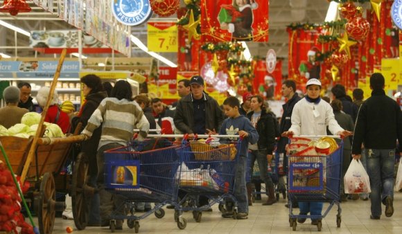 Aki még nem költekezte ki magát: itt a nagyobb üzletek órarendje