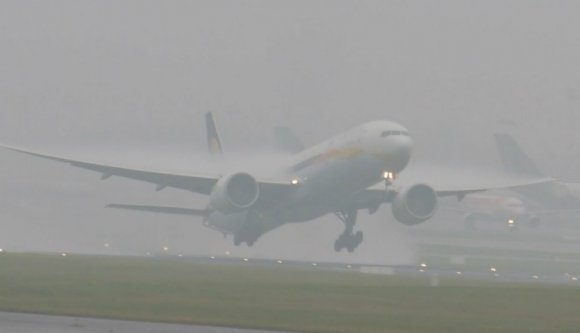 Bosszúságot okozott a köd a temesvári és a szebeni reptéren