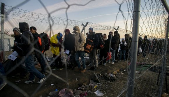 A tél és a fagy sem állította meg a migránsokat