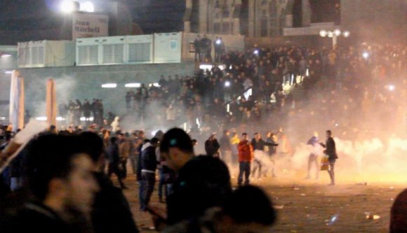 Dagad a szilveszteri nővadászat miatti botrány Németországban