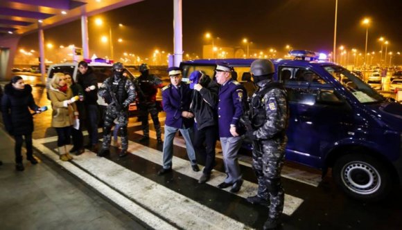 Kitoloncoltak egy IÁ-szimpatizánst Romániából