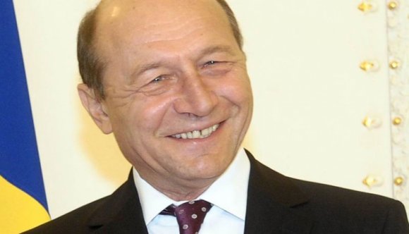 Mire felocsúdunk, Băsescu ismét bukaresti főpolgármester