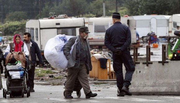Tízezernél is több romát lakoltattak ki Franciaországban