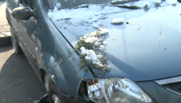 A kormánypalota kerítésének hajtott egy autós