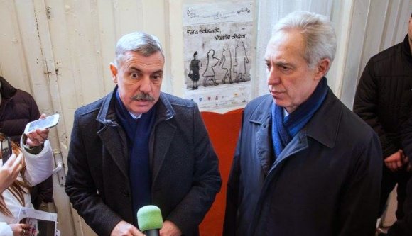 Nagykövetnek panaszkodott a tanácselnök