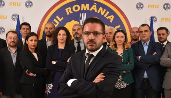 Feloszlatnák Bogdan Diaconu katonásdit játszó pártját