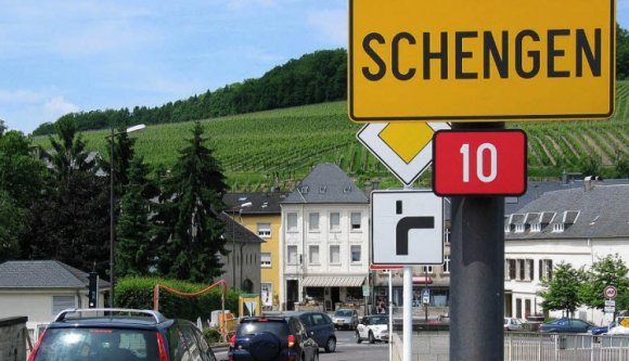 Két évre jegelhetik Schengent