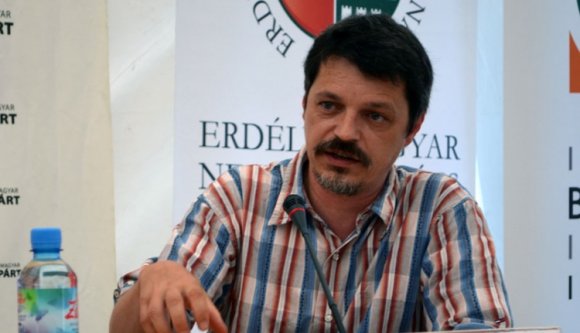 Az Udvarhelyi Híradó megvert főszerkesztőjéért menetelnek