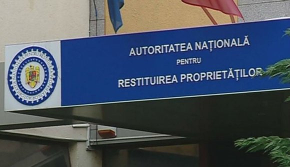 Soron kívüli restitúció aranyér miatt