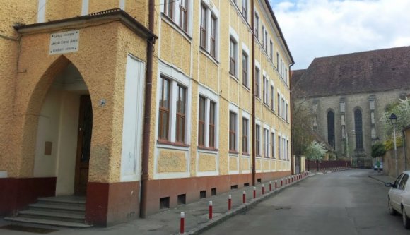 Veszélyben az Apáczai-gimnázium képzőművészeti tagozata?