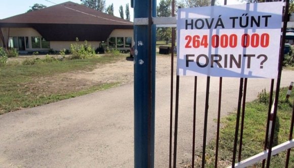 Ledózerolták a botrányokat kavaró Ady-központot Váradon