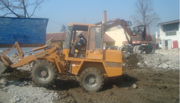 Tévedésből kezdtek aszfaltozni egy utcát, úgy hagyták (VIDEÓ)