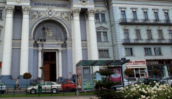 Aradi villamosmegállóban szülte meg kisfiát