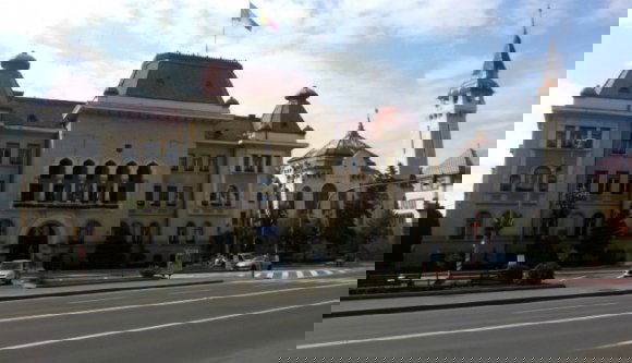 Magának és az egyházaknak is befutó helyet kér az EMNP