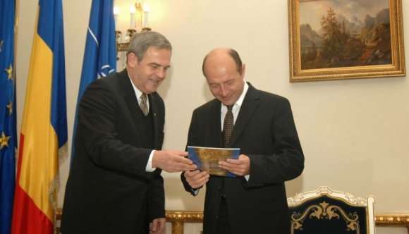 Tőkés szerint Johannis nem vonja vissza az érdemrendjét