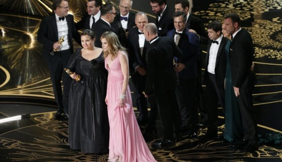 Oknyomozó riporterekről szóló film nyerte az Oscart