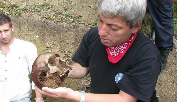 Odacsapnának a komcsi ideológia híveinek