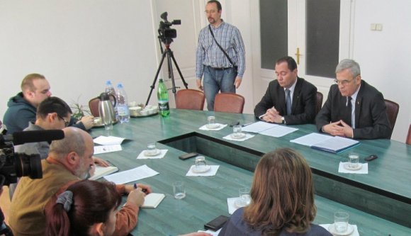 Keresik a megoldásokat a Partiumi Keresztény Egyetem megmentésére