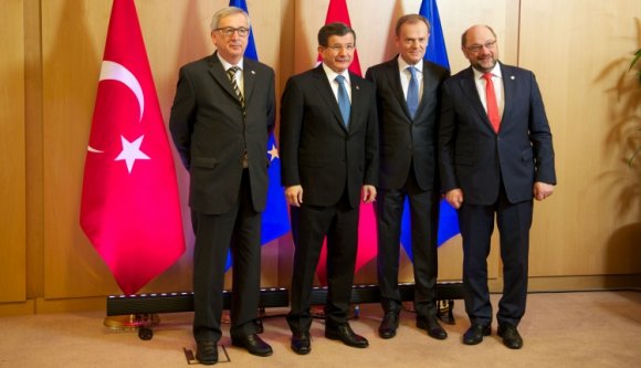 EU-török csúcs: véget érhet az illegális bevándorlás