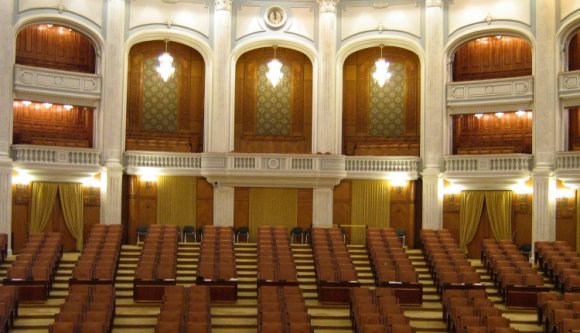 Hová tűntek a szenátorok a parlamentből?