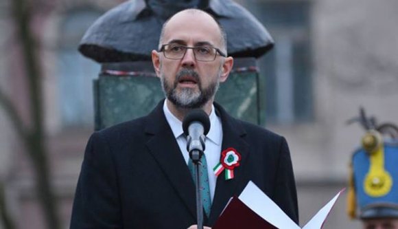 Végre románul is tiltakozik Kelemen Hunor a „boszorkányüldözés” ellen