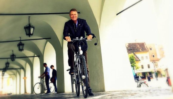 Iohannis intim viszonya a populizmussal