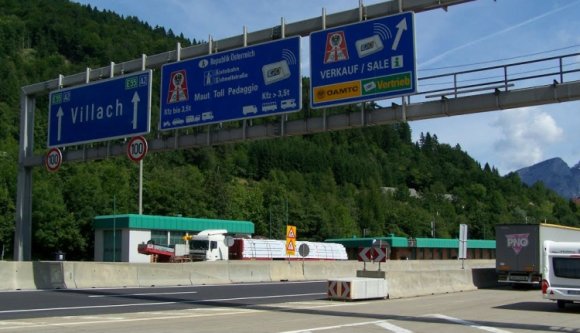 Katonákkal védi déli határát Ausztria