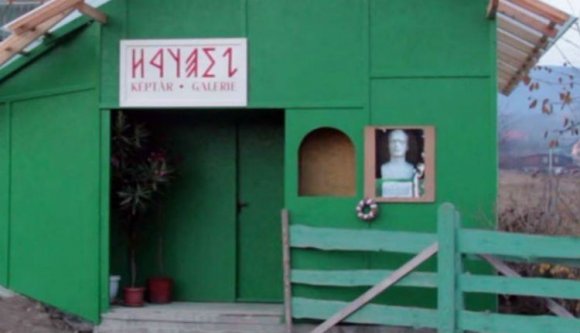 A román hatóságoknak vissza kell szolgáltatniuk a Wass Albert-szobrot