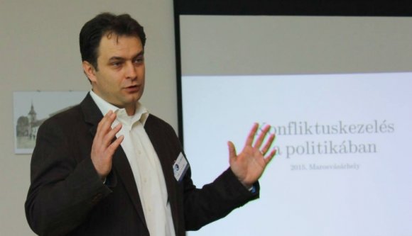 Kiszáll a politikából Portik Vilmos