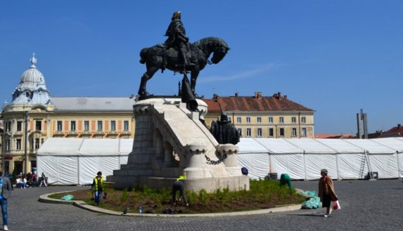 Megbokrosodik Matyi alatt ... a fű